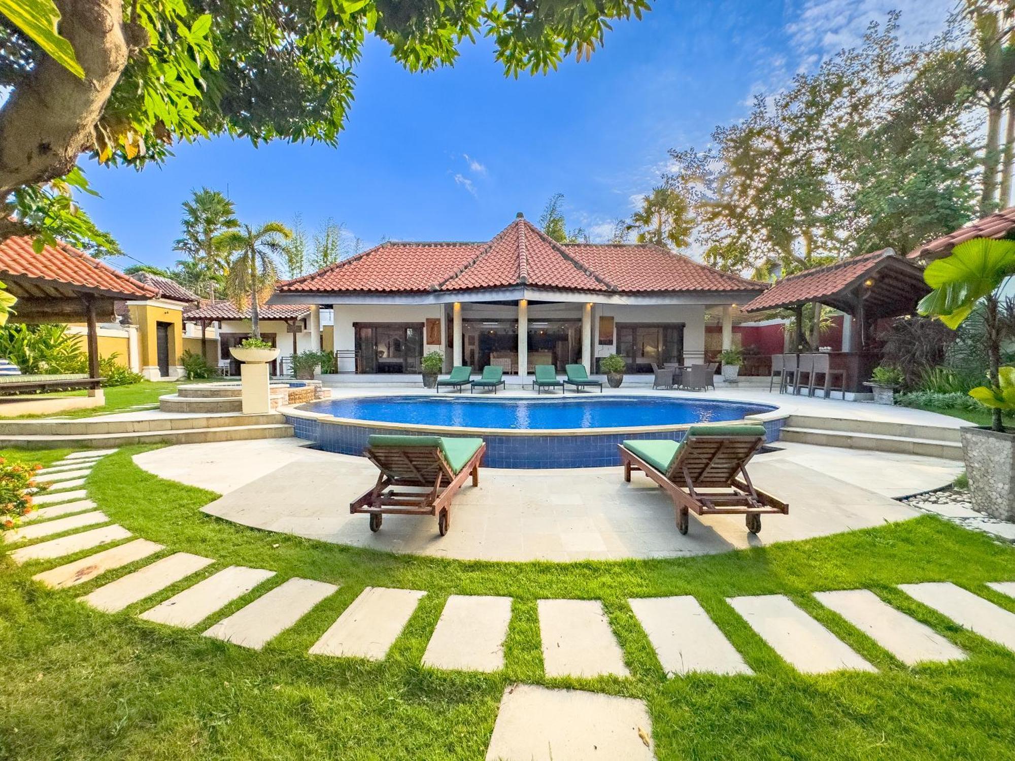 Villa Bugis Abimanyu Seminyak Buitenkant foto